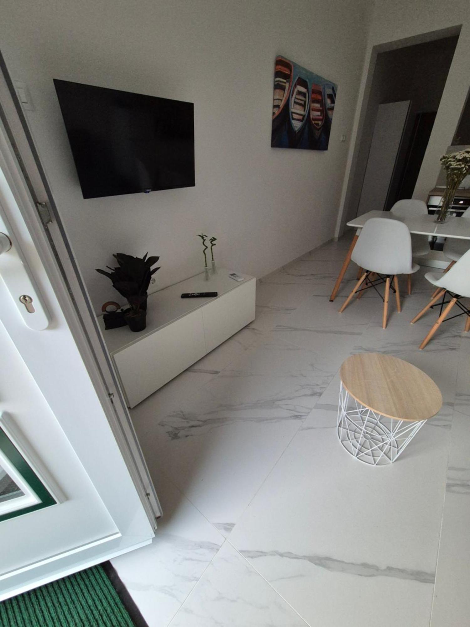 Bauer - Omis- Nemira Apartment
